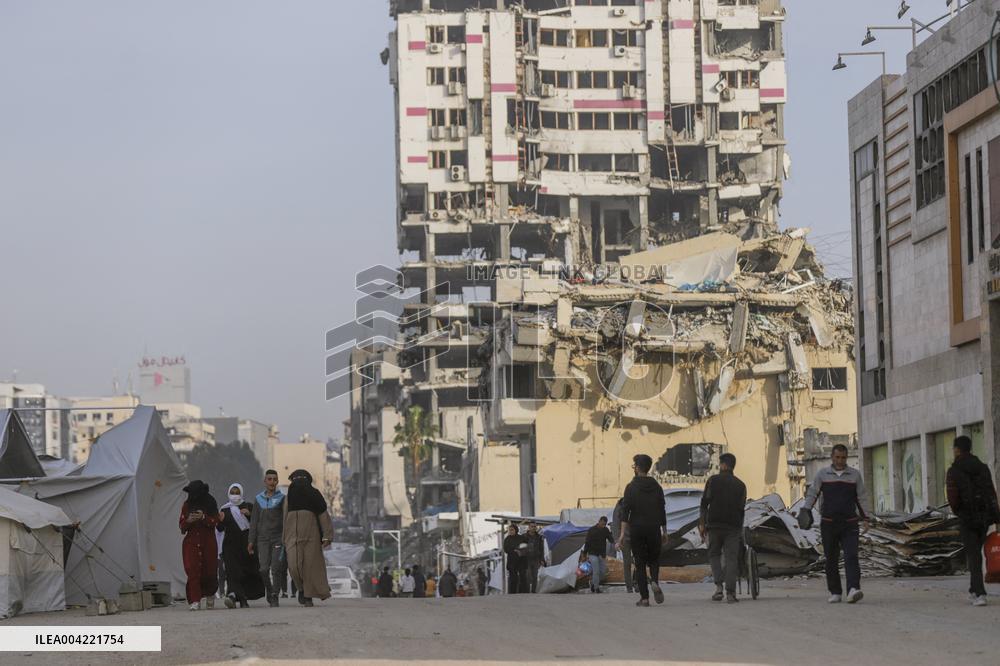 Clashes Escalate in Gaza