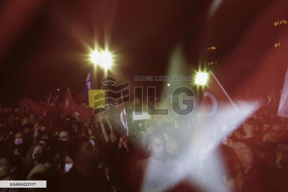 Thousands protest on the 7th day after arrest of Mayor - Istanbul