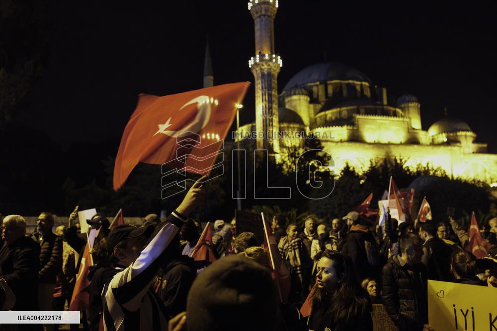 Thousands protest on the 7th day after arrest of Mayor - Istanbul