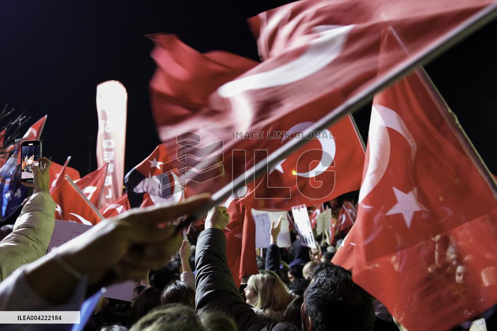 Thousands protest on the 7th day after arrest of Mayor - Istanbul
