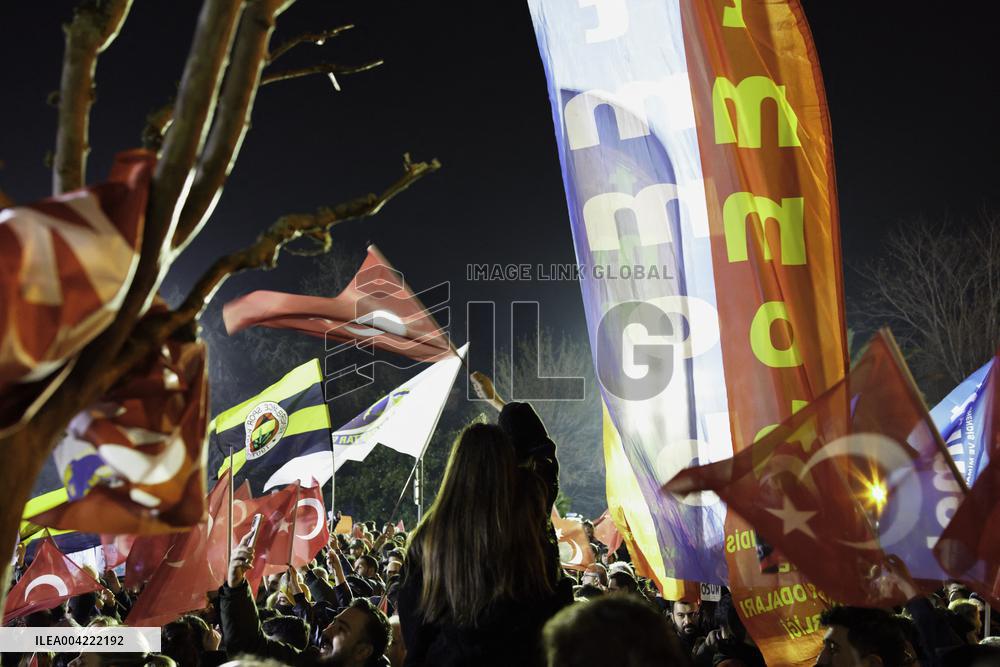 Thousands protest on the 7th day after arrest of Mayor - Istanbul