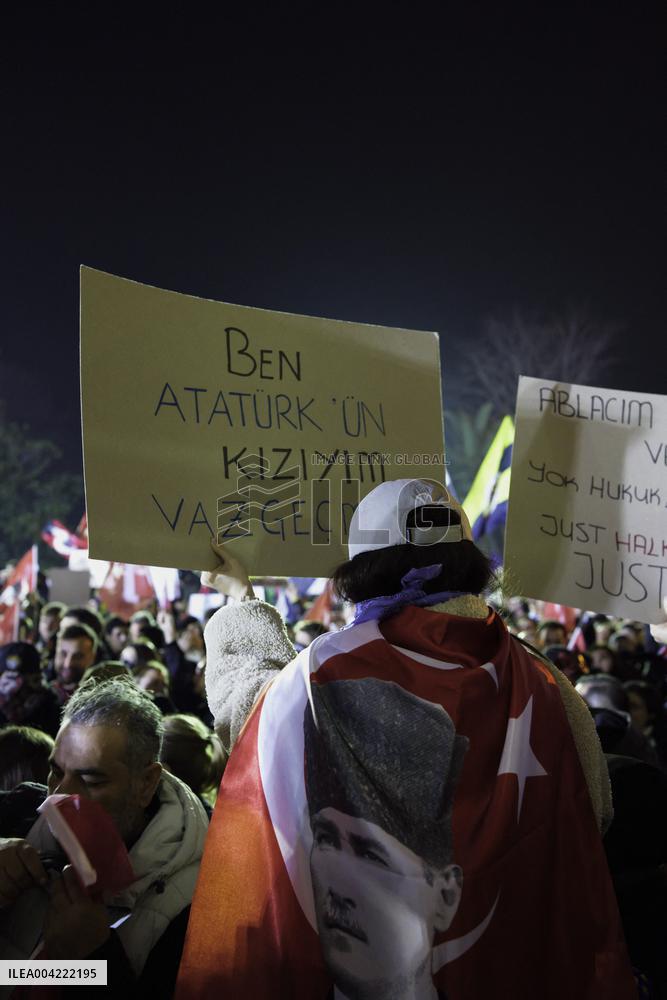 Thousands protest on the 7th day after arrest of Mayor - Istanbul