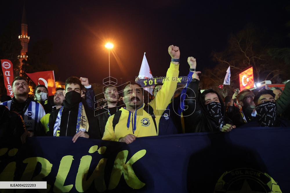 Thousands protest on the 7th day after arrest of Mayor - Istanbul