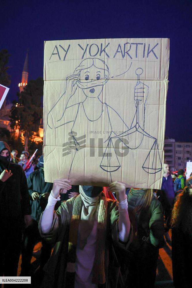 Thousands protest on the 7th day after arrest of Mayor - Istanbul