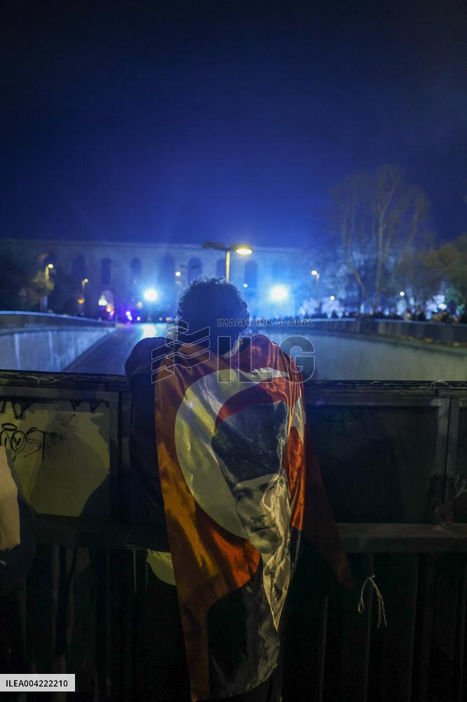 Thousands protest on the 7th day after arrest of Mayor - Istanbul