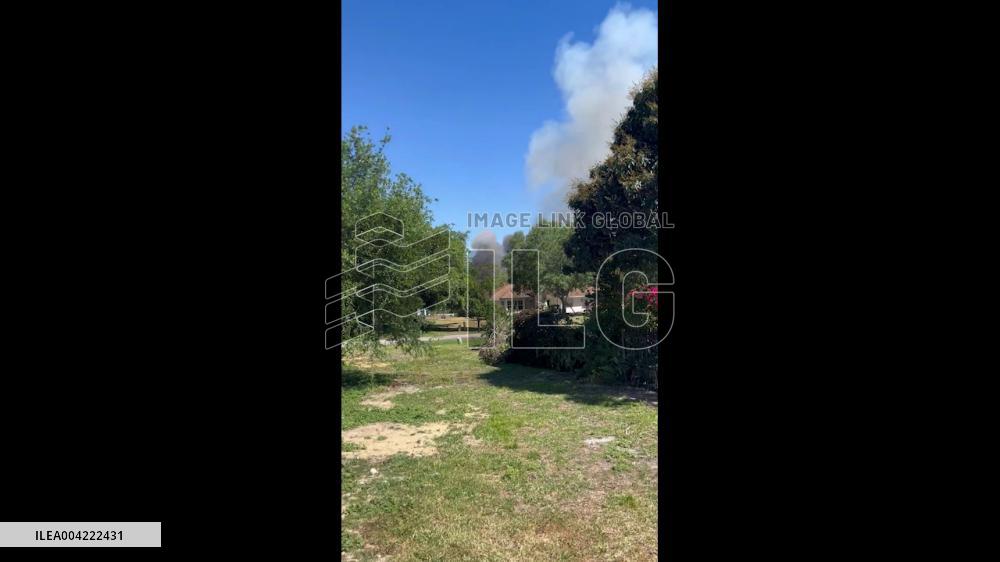 US: Brush Fire Near I-75 in Naples, Florida Prompts Evacuation 2