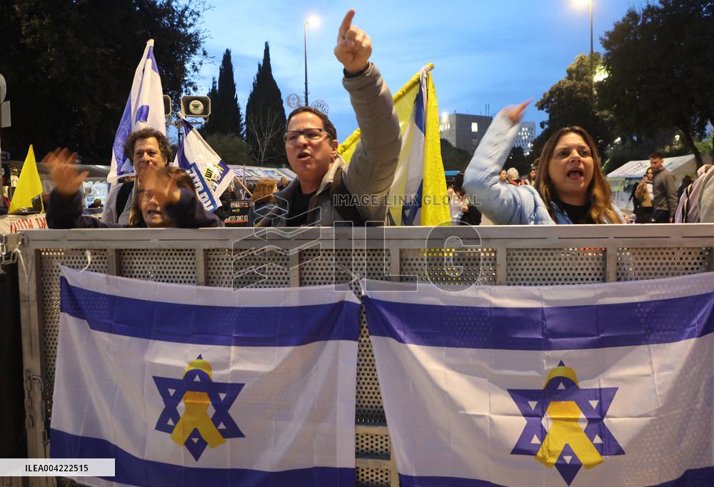 People demonstrate outside Knesset in Jerusalem