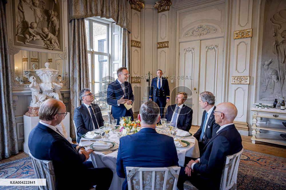 Royals Receive The King's Commissioners - The Hague