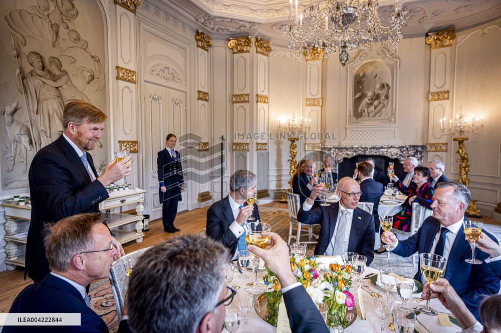 Royals Receive The King's Commissioners - The Hague