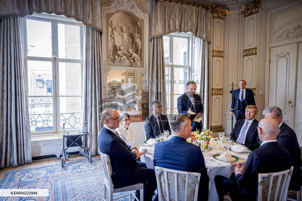Royals Receive The King's Commissioners - The Hague