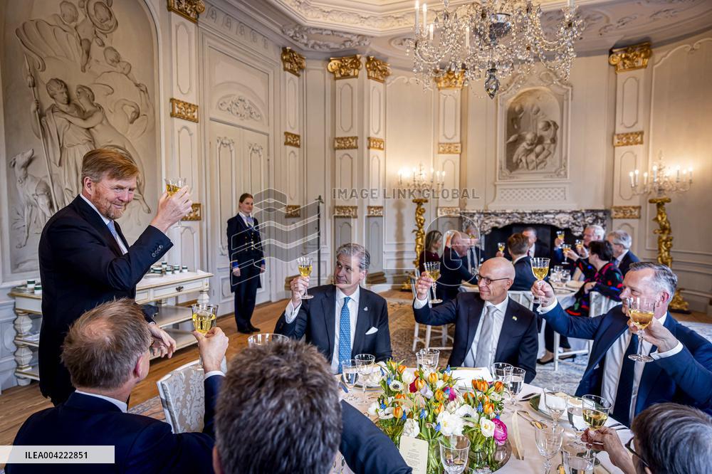 Royals Receive The King's Commissioners - The Hague