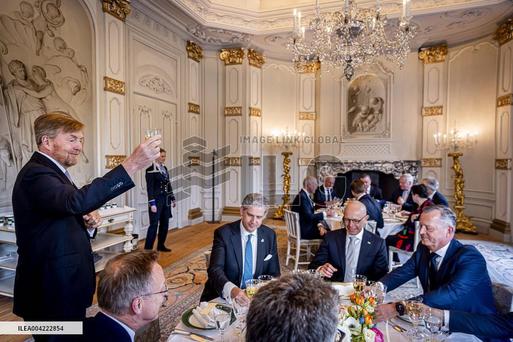 Royals Receive The King's Commissioners - The Hague