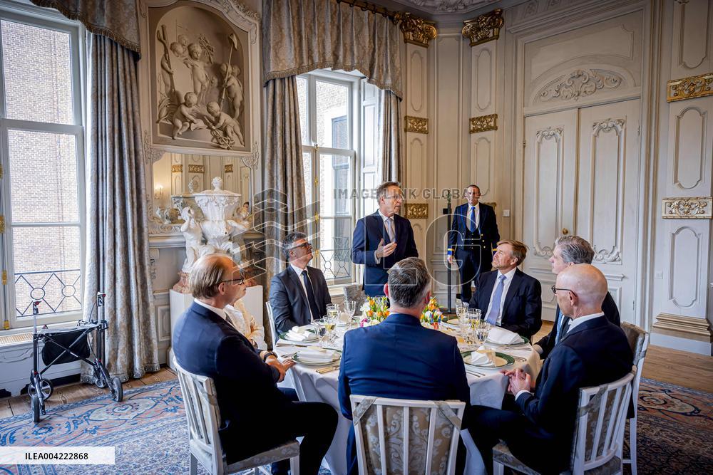 Royals Receive The King's Commissioners - The Hague