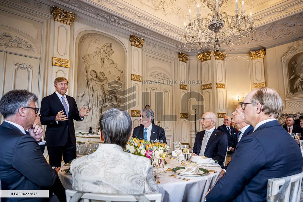 Royals Receive The King's Commissioners - The Hague