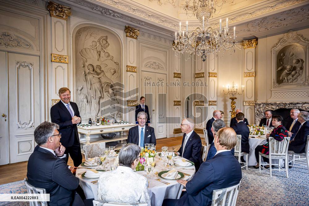 Royals Receive The King's Commissioners - The Hague