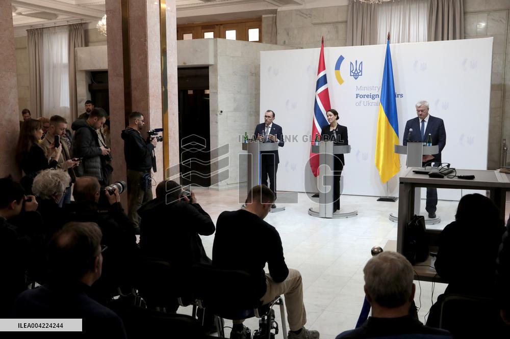 Joint press conference of Andrii Sybiha, Espen Barth Eide and Tonje Brenna in Kyiv