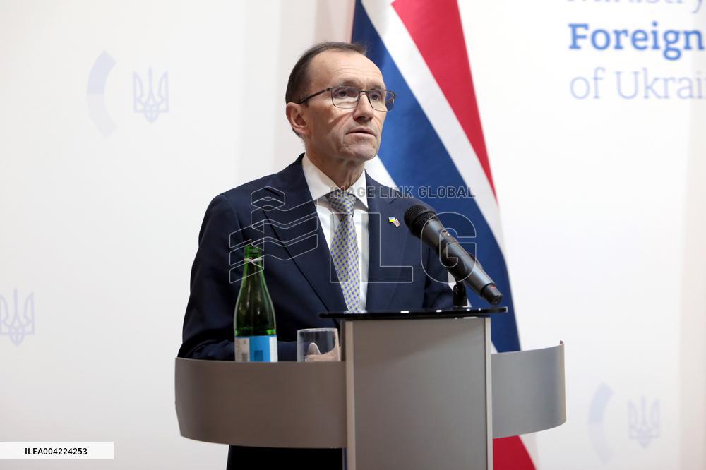 Joint press conference of Andrii Sybiha, Espen Barth Eide and Tonje Brenna in Kyiv