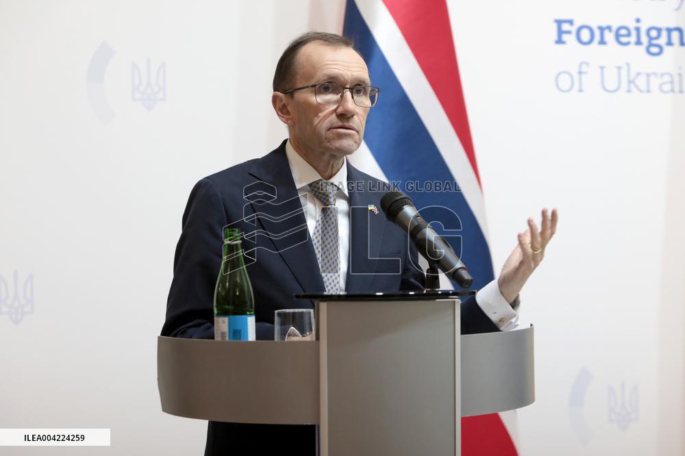 Joint press conference of Andrii Sybiha, Espen Barth Eide and Tonje Brenna in Kyiv