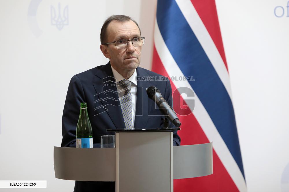 Joint press conference of Andrii Sybiha, Espen Barth Eide and Tonje Brenna in Kyiv