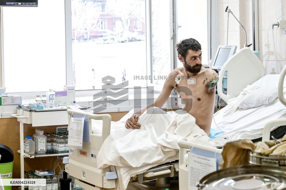 Doctors save severely wounded soldiers from front line in Dnipro