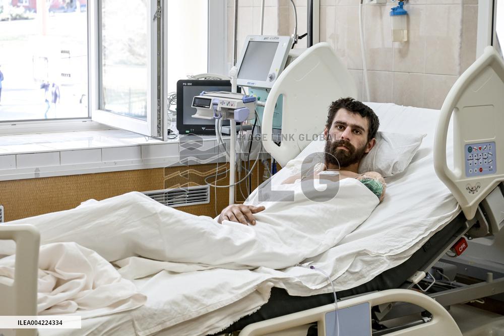 Doctors save severely wounded soldiers from front line in Dnipro