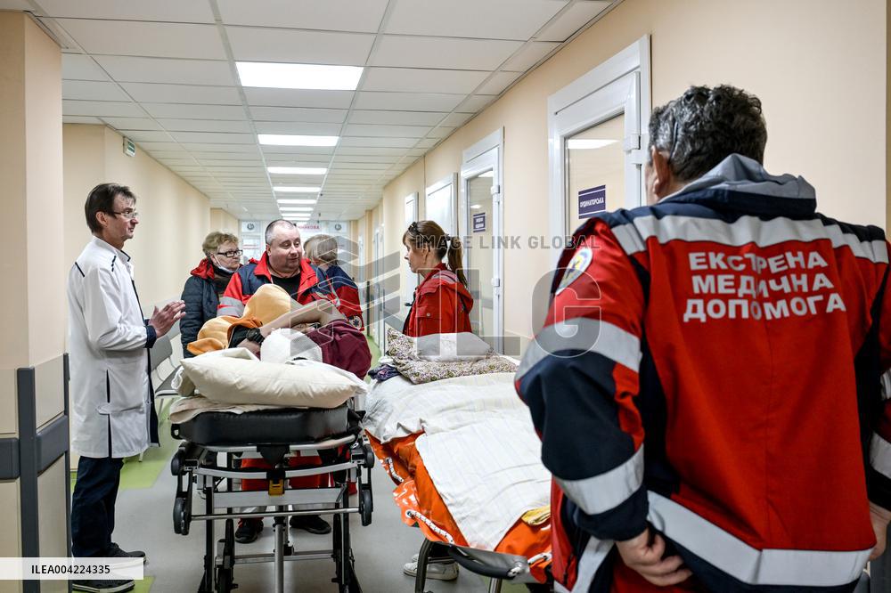 Doctors save severely wounded soldiers from front line in Dnipro