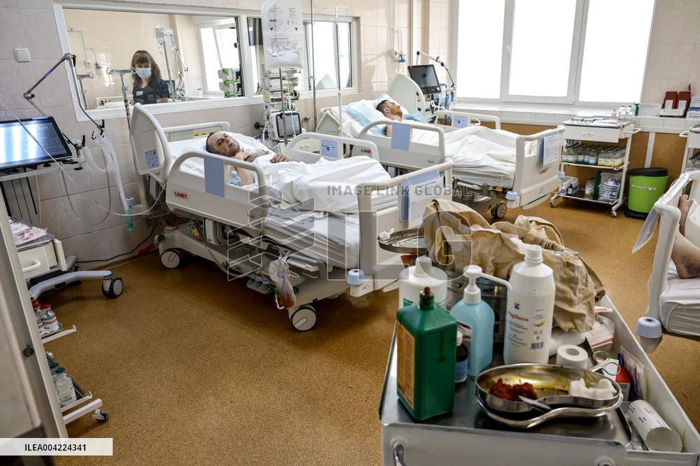 Doctors save severely wounded soldiers from front line in Dnipro