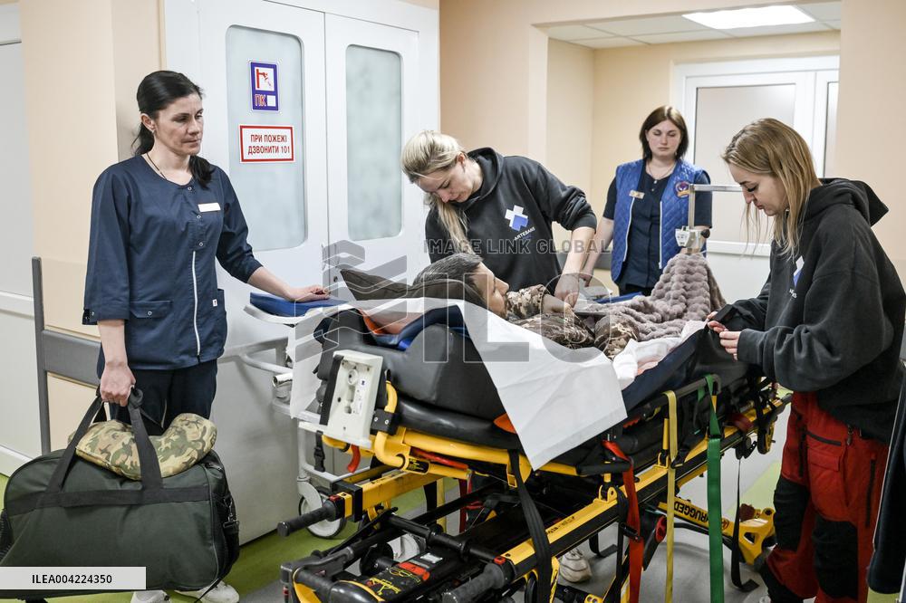 Doctors save severely wounded soldiers from front line in Dnipro