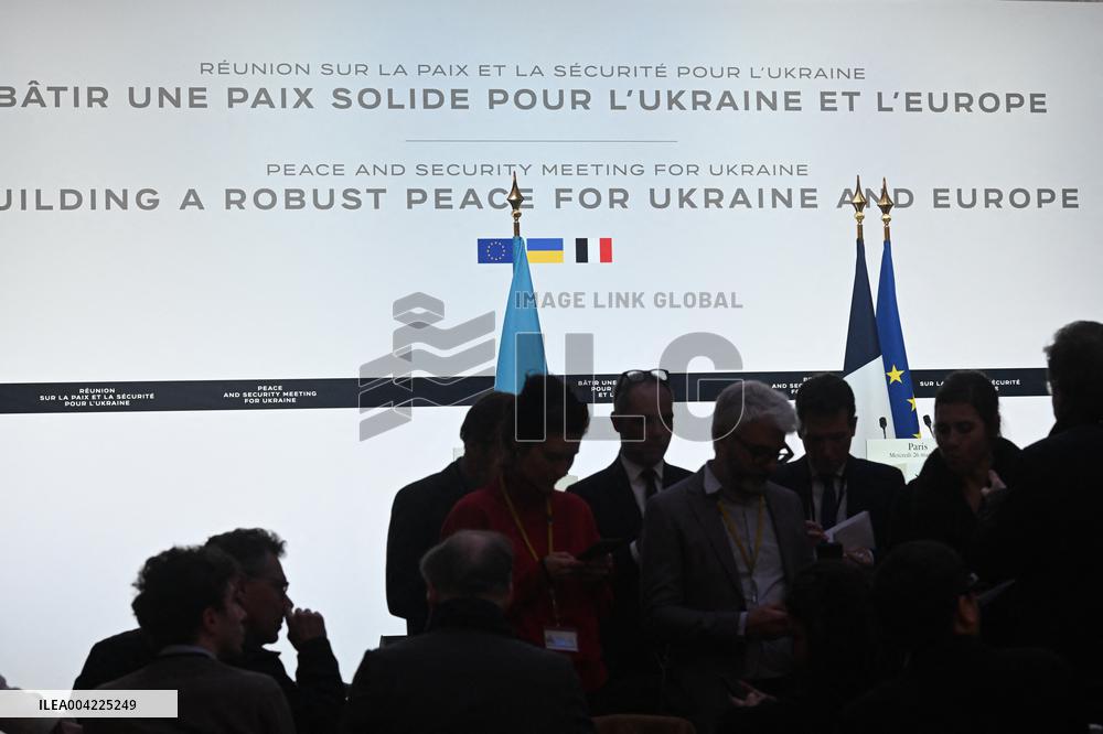 President Zelensky And President Macron Joint Press Conference - Paris