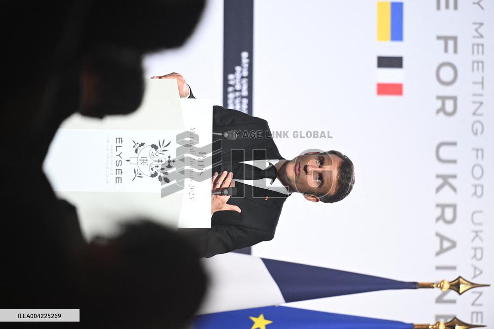 President Zelensky And President Macron Joint Press Conference - Paris