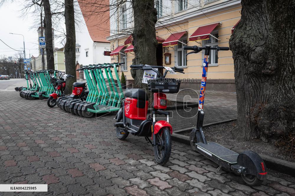 Electric mopeds hit Tallinn streets