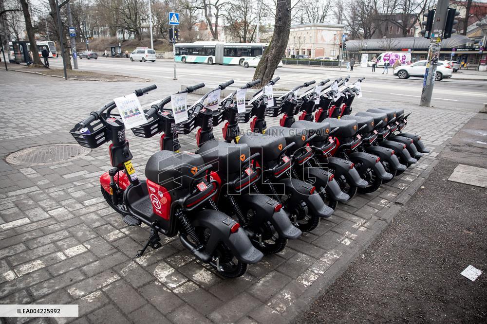 Electric mopeds hit Tallinn streets