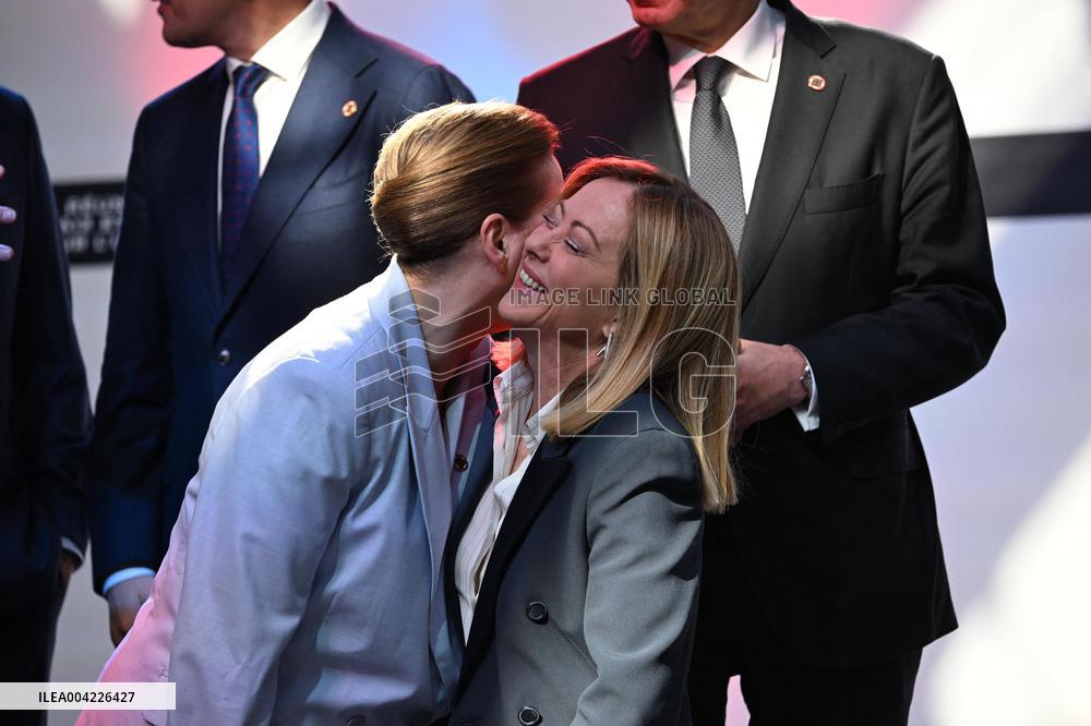 Family Photo During Coalition of The Willing Summit in Support of Ukraine - Paris