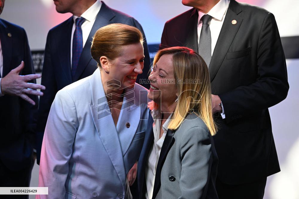 Family Photo During Coalition of The Willing Summit in Support of Ukraine - Paris