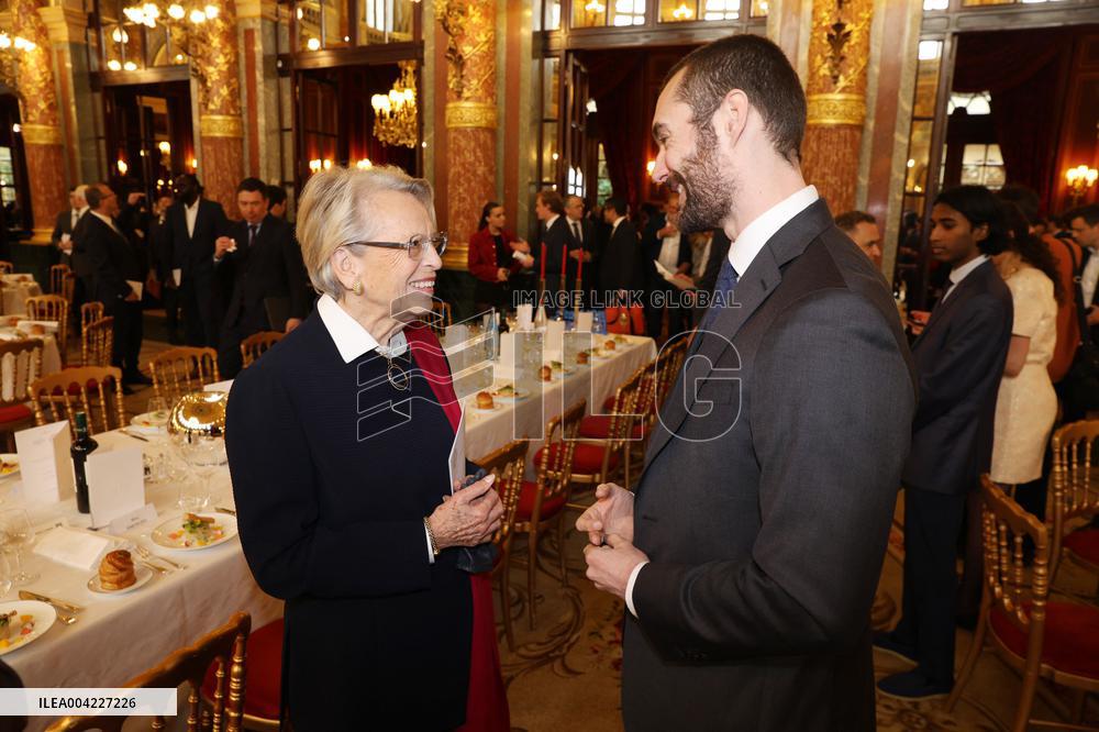 Exclusive - Chinese Business Club Lunch - Paris