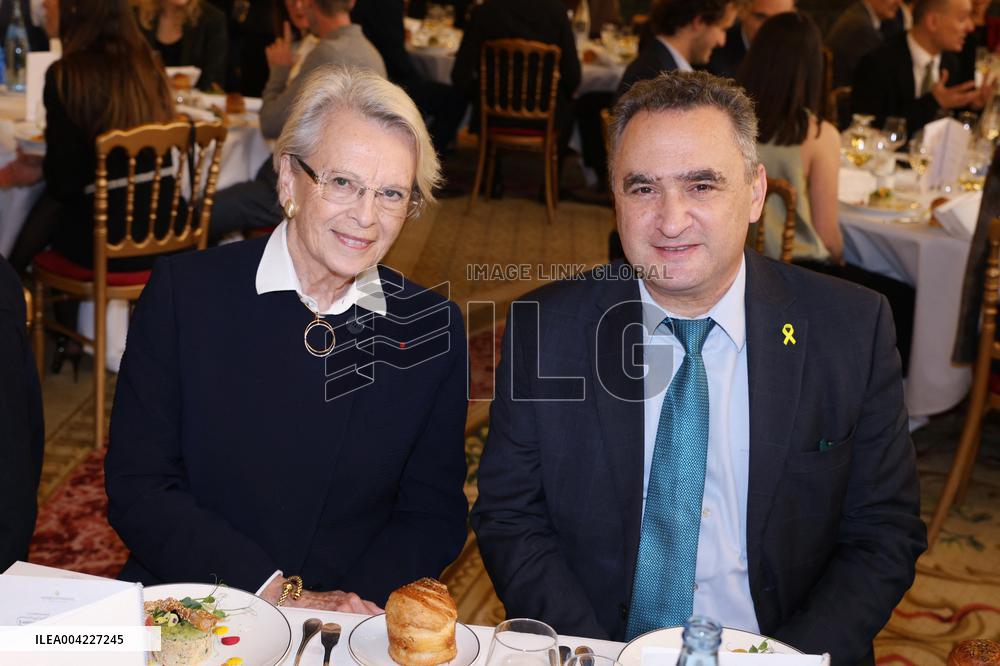 Exclusive - Chinese Business Club Lunch - Paris