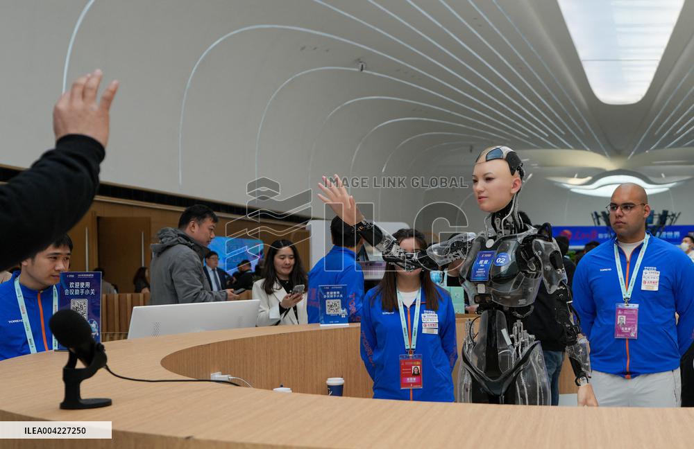 Humanoid Robots At The Annual Conference Of ZGC Forum - Beijing