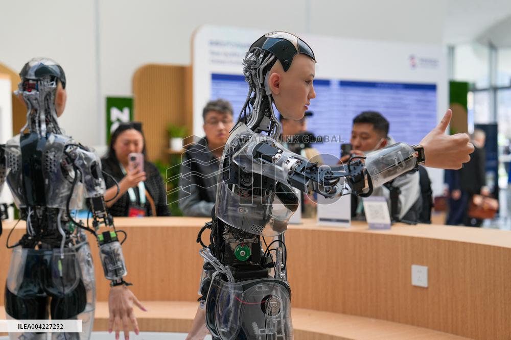 Humanoid Robots At The Annual Conference Of ZGC Forum - Beijing