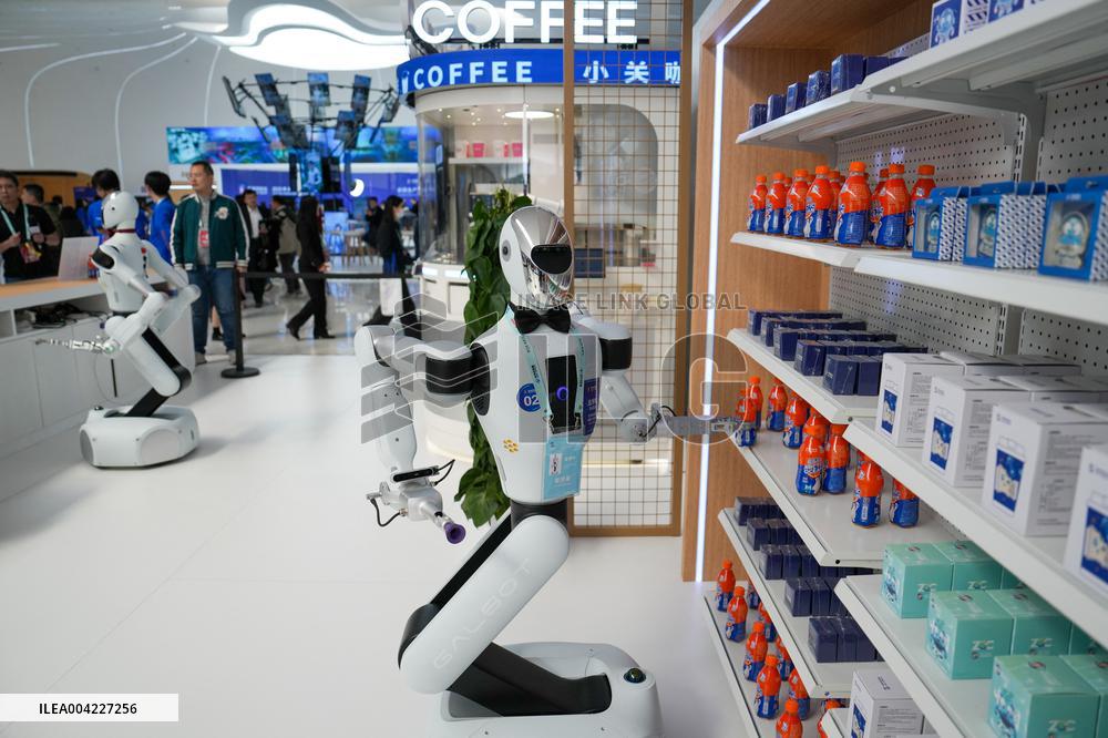 Humanoid Robots At The Annual Conference Of ZGC Forum - Beijing