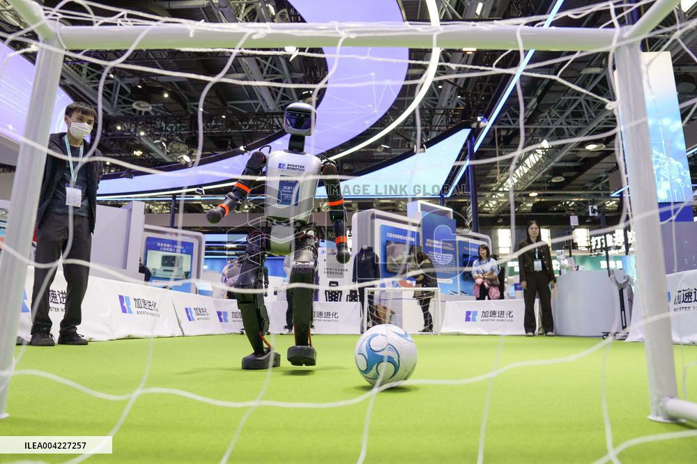 Humanoid Robots At The Annual Conference Of ZGC Forum - Beijing