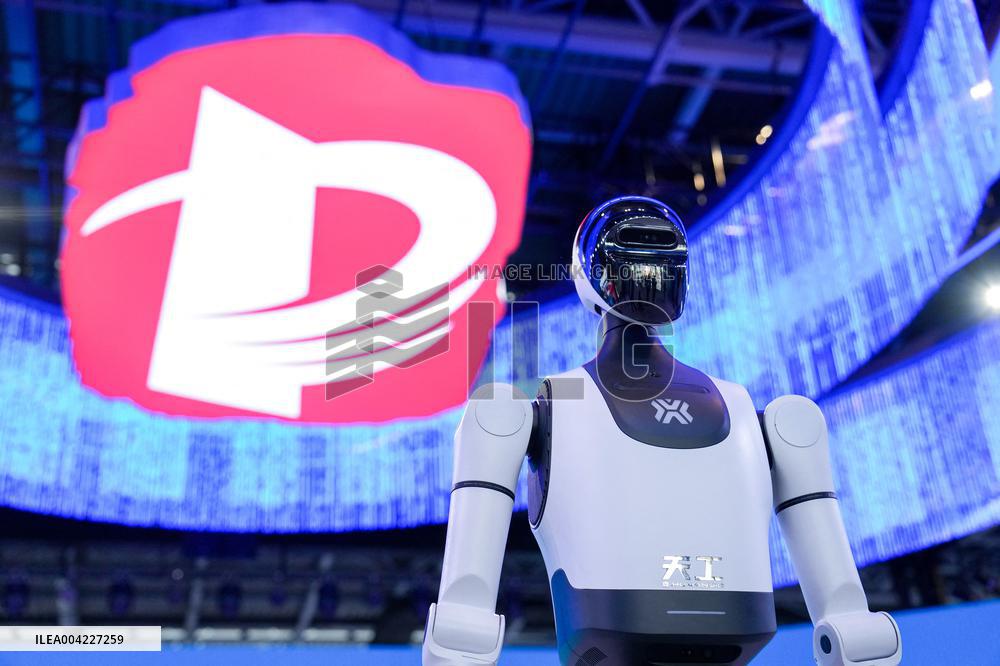 Humanoid Robots At The Annual Conference Of ZGC Forum - Beijing