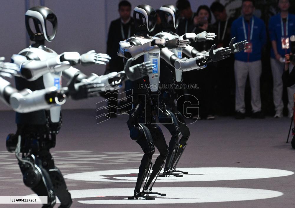 Humanoid Robots At The Annual Conference Of ZGC Forum - Beijing