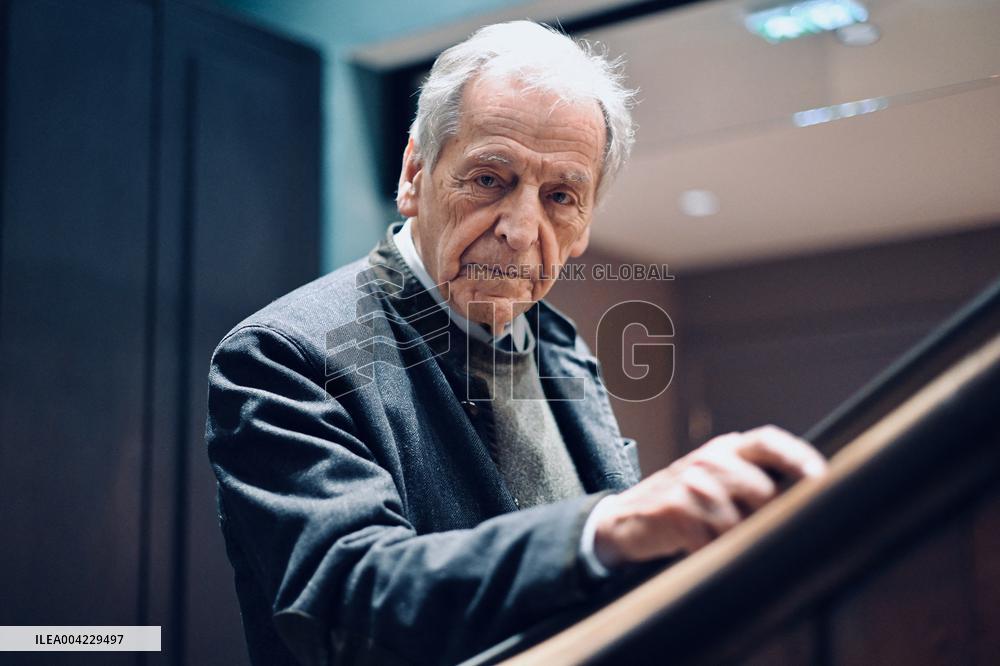 Director Konstantinos Gavras Costa-Gavras