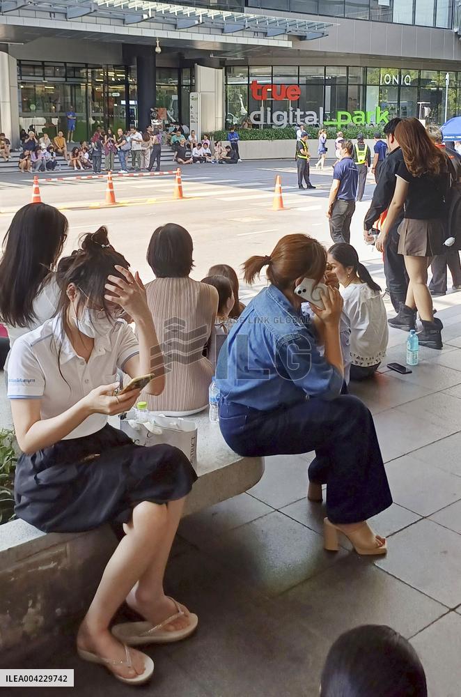 Strong quake strikes Myanmar, shakes Thailand