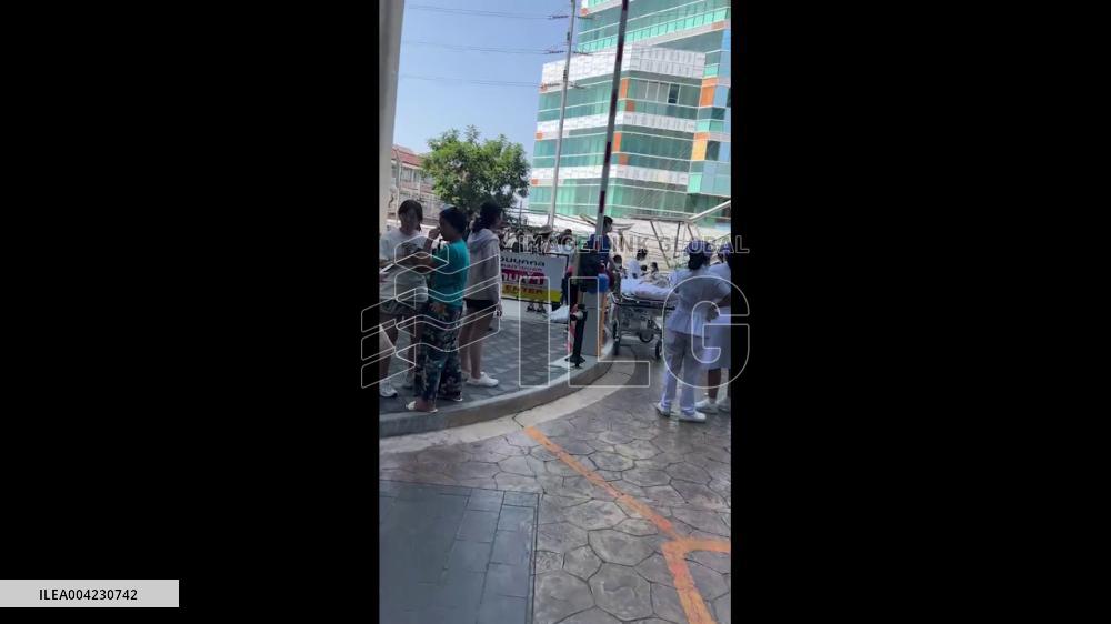 Thailand: People Flee Outside After M7.7 Quake Strikes Bangkok 3