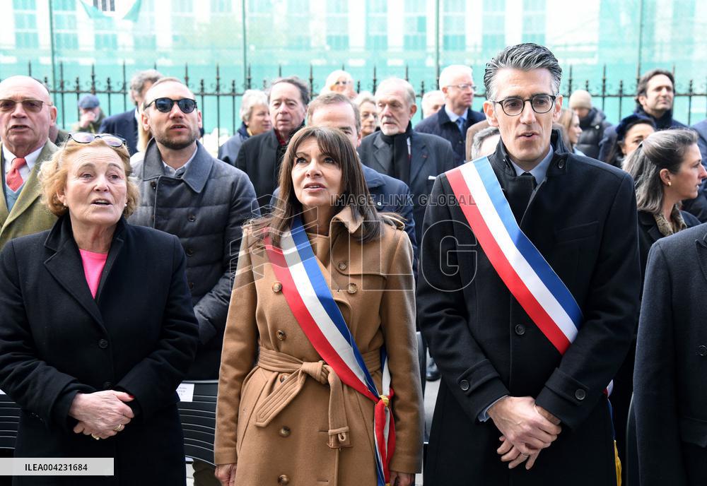 Anne Hidalgo Unveils A Plaque In Memory Of Alain Decaux - Paris