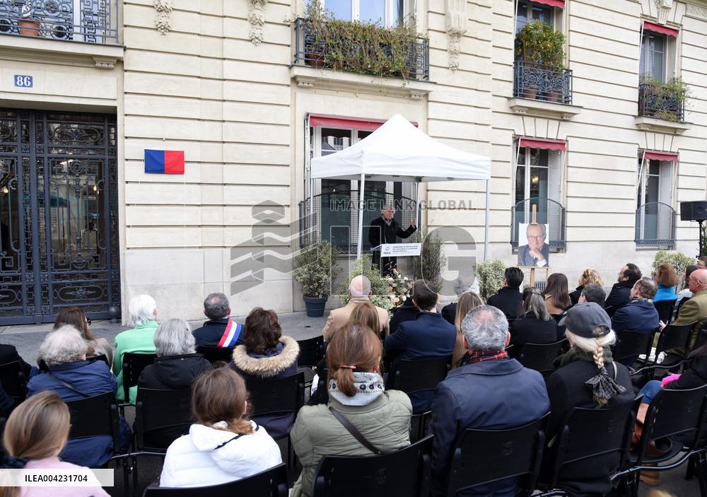 Anne Hidalgo Unveils A Plaque In Memory Of Alain Decaux - Paris