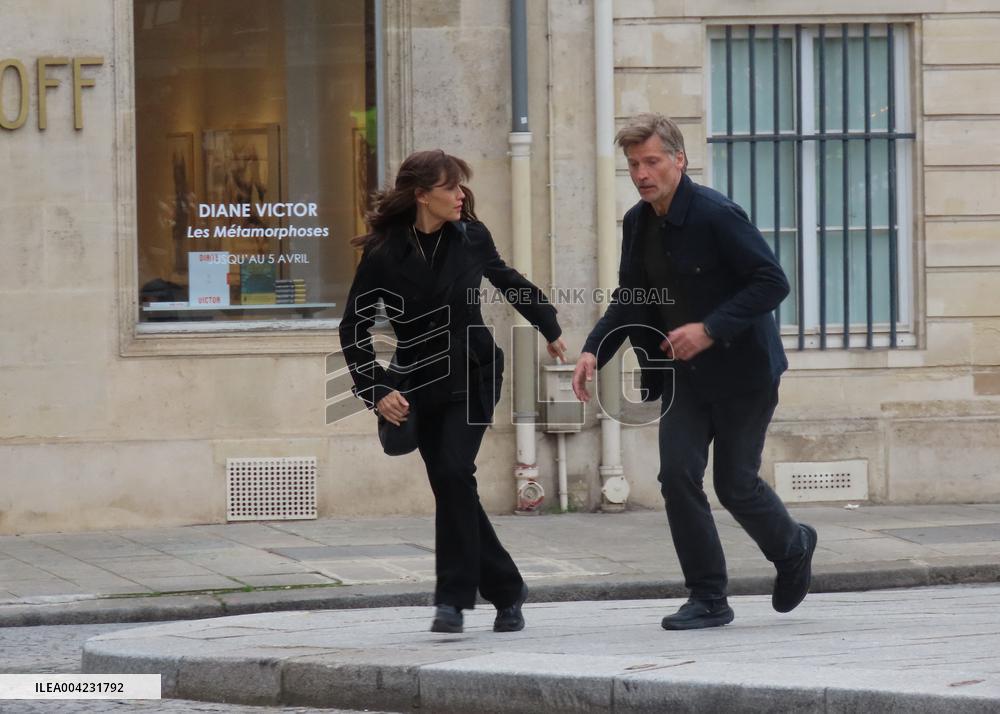 Jennifer Garner And Nikolaj Coster-Waldau On Set Of The Last Thing He Told Me - Paris