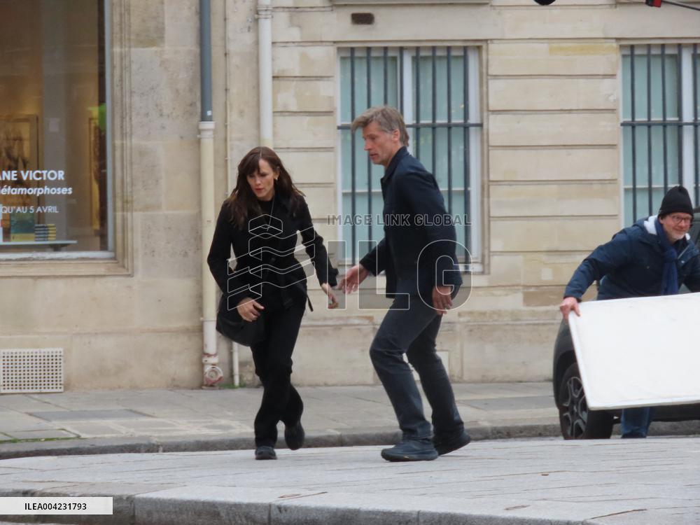 Jennifer Garner And Nikolaj Coster-Waldau On Set Of The Last Thing He Told Me - Paris