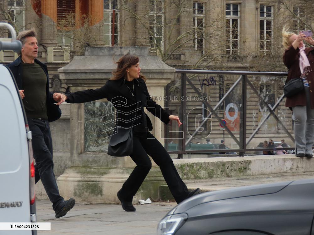Jennifer Garner And Nikolaj Coster-Waldau On Set Of The Last Thing He Told Me - Paris